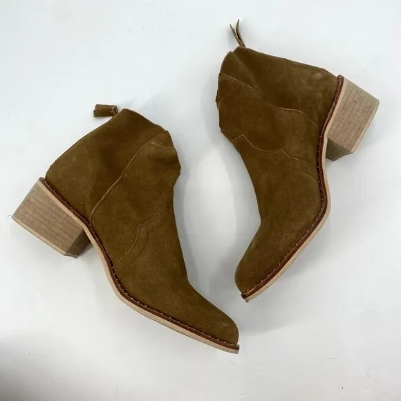 Crevo Size 8.5 Tan Suede Western Style Boots