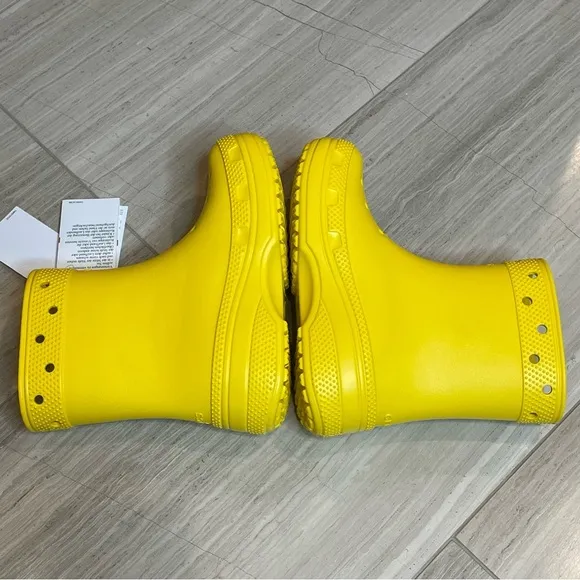 Crocs Classic Rain Boot Showers Spring Sunflower Yellow Kids Unisex Girls 1 NWT