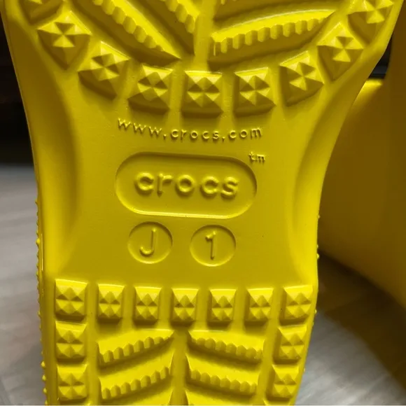 Crocs Classic Rain Boot Showers Spring Sunflower Yellow Kids Unisex Girls 1 NWT