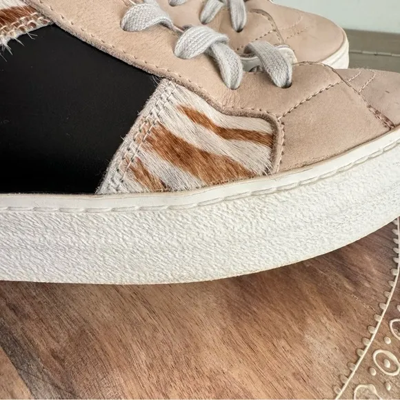 D.A.T.E. Women’s Hawk Animalier Zebra Luxury Fashion High Top Sneakers Sz 7‎