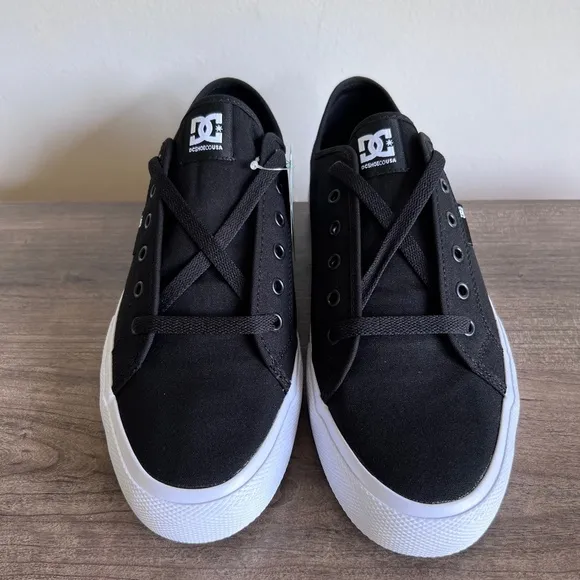 DC Manual NEW Black/White Men's Skate Shoe Size 11 #B1502