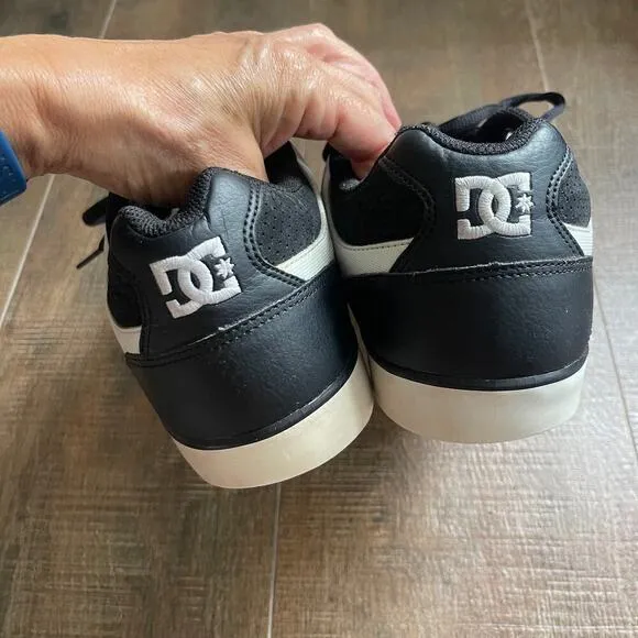 DC Rare Shoes Men's Skate Nubuck Leather Shoes Size 11