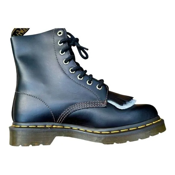 Dr. Martens 1460 Pascal AbruzzoBoots. BNWT black classic boots. Size 7.