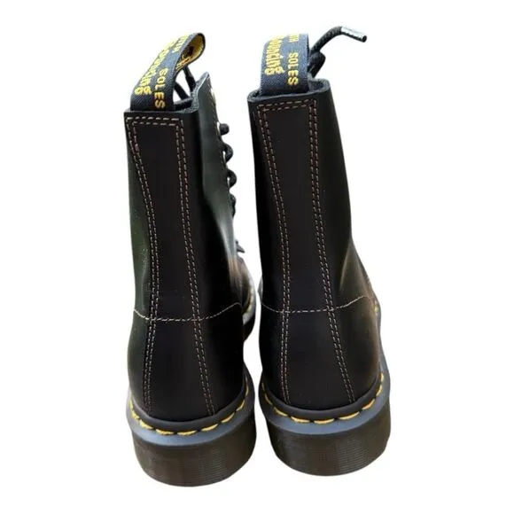 Dr. Martens 1460 Pascal AbruzzoBoots. BNWT black classic boots. Size 7.