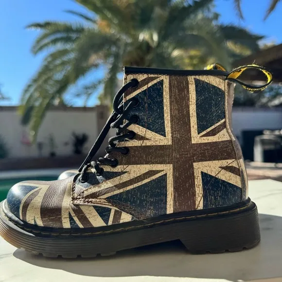 Dr Martens Kids Delaney Classic Union Jack Softy T Boot Size 1