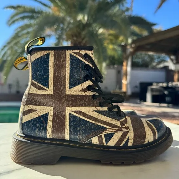 Dr Martens Kids Delaney Classic Union Jack Softy T Boot Size 1