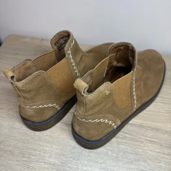 Earth Elements Avens Cognac Suede Chelsea Boots Size 11
