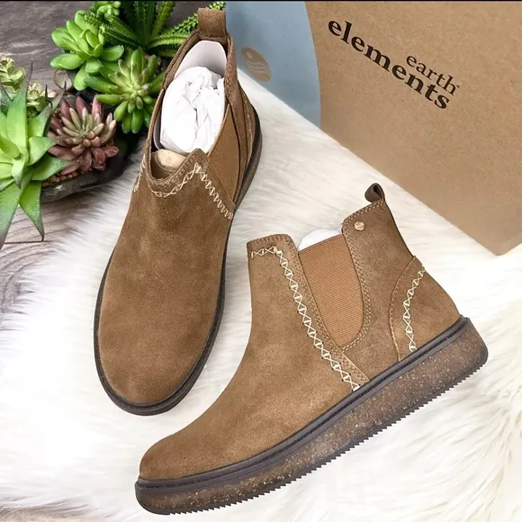 Earth Elements Avens Cognac Suede Chelsea Boots Size 11