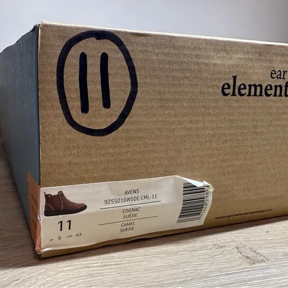 Earth Elements Avens Cognac Suede Chelsea Boots Size 11
