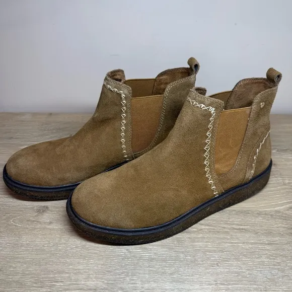 Earth Elements Avens Cognac Suede Chelsea Boots Size 11
