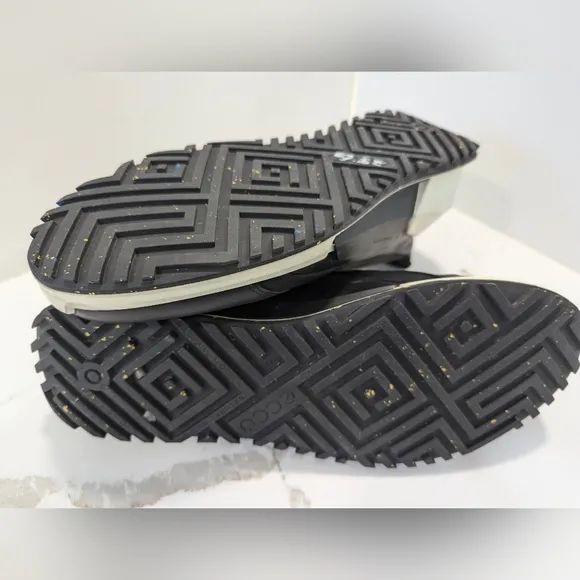 ECCO biom 2.0 Men's Leather black athletic walking running Sneaker shoes size 11