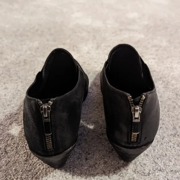 EILEEN FISHER - Black Suede Ankle Boots