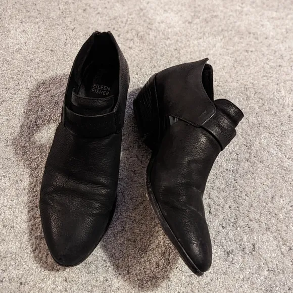 EILEEN FISHER - Black Suede Ankle Boots
