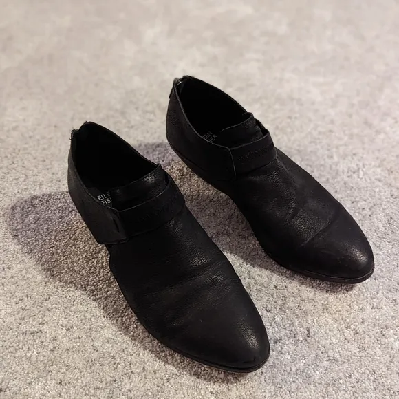 EILEEN FISHER - Black Suede Ankle Boots