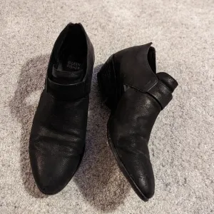 EILEEN FISHER - Black Suede Ankle Boots