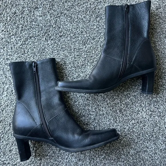 Etienne Aigner leather ankle boots