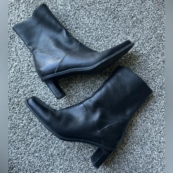 Etienne Aigner leather ankle boots
