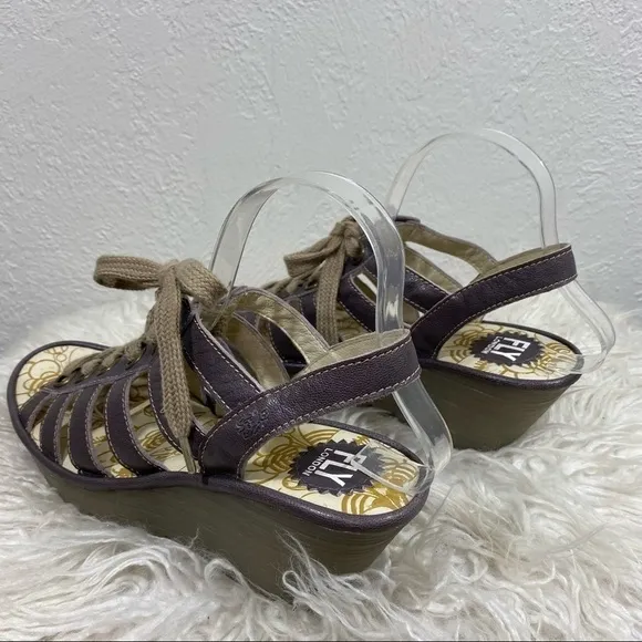 FLY LONDON - STYLE #P500450019 - LACE UP PLATFORM WEDGE - SIZE 40 - LIKE NEW S2