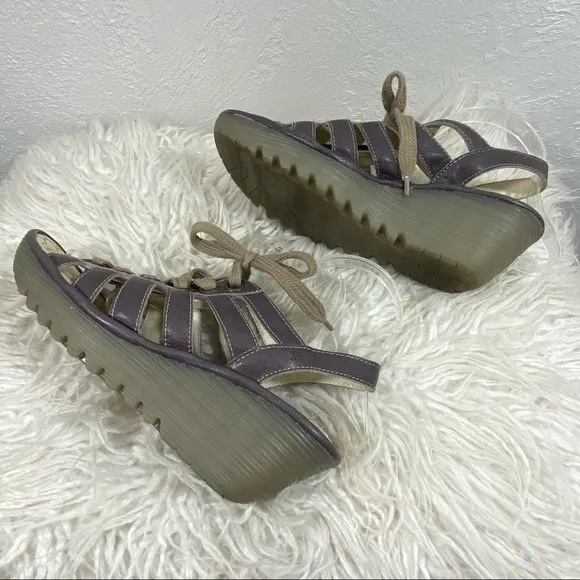 FLY LONDON - STYLE #P500450019 - LACE UP PLATFORM WEDGE - SIZE 40 - LIKE NEW S2