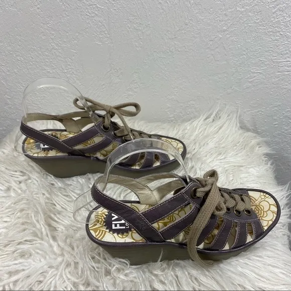 FLY LONDON - STYLE #P500450019 - LACE UP PLATFORM WEDGE - SIZE 40 - LIKE NEW S2