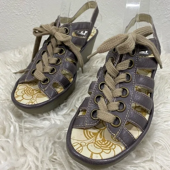 FLY LONDON - STYLE #P500450019 - LACE UP PLATFORM WEDGE - SIZE 40 - LIKE NEW S2