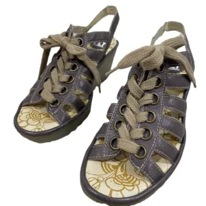 FLY LONDON - STYLE #P500450019 - LACE UP PLATFORM WEDGE - SIZE 40 - LIKE NEW S2
