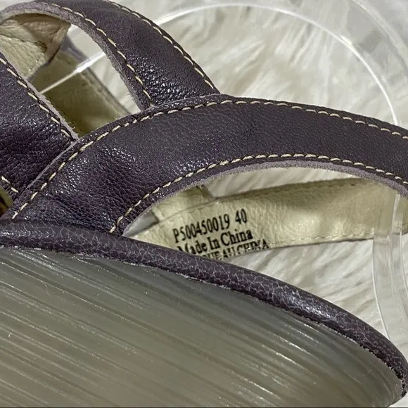 FLY LONDON - STYLE #P500450019 - LACE UP PLATFORM WEDGE - SIZE 40 - LIKE NEW S2
