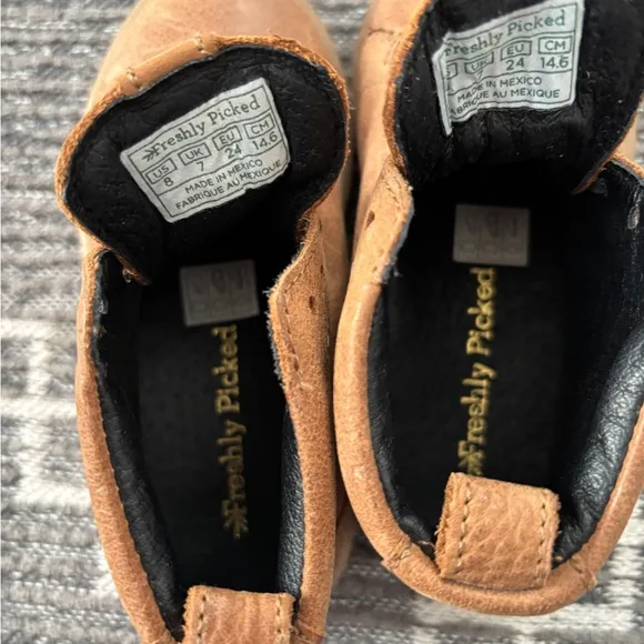 Freshly Picked leather pull on high tops shoes size 8