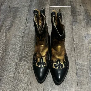 Frye billy overlay short gold soft vintage‎ leather metallic and black size 7.5B