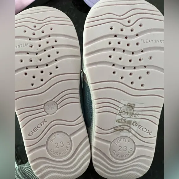 Geox Disney Rishan sneakers size 7 toddler
