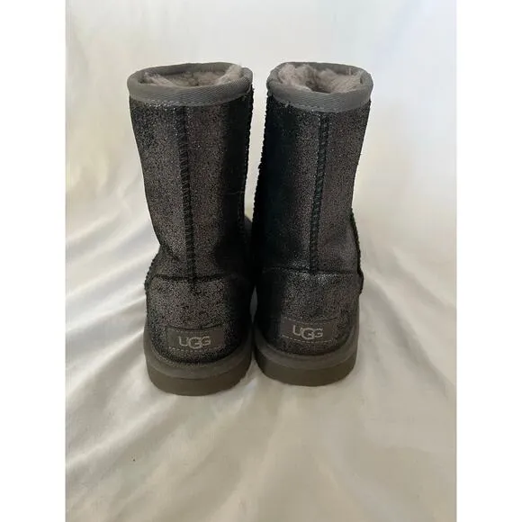 Girls Ugg Boots, Black Classic Glitter, Size 6, fleece lined