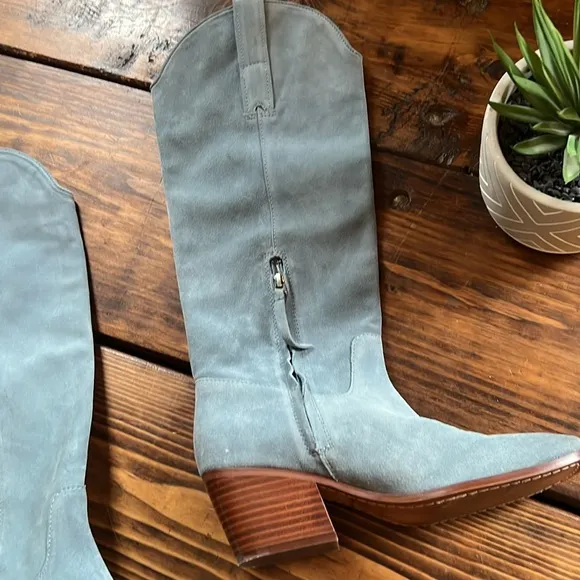 Gorgeous Sam Edelman Baby Blue Botas Britten Suede Boots. Size 6.  Looks new!
