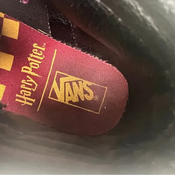 Harry Potter Gryffindor Vans kids sk8 hi tops size 3.5