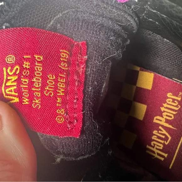 Harry Potter Gryffindor Vans kids sk8 hi tops size 3.5