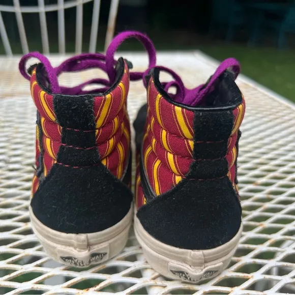 Harry Potter Gryffindor Vans kids sk8 hi tops size 3.5