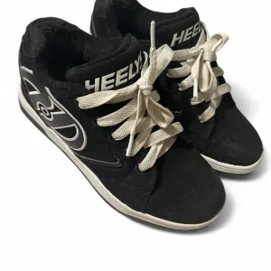 Heelys Black and White Skate Shoes Size 5