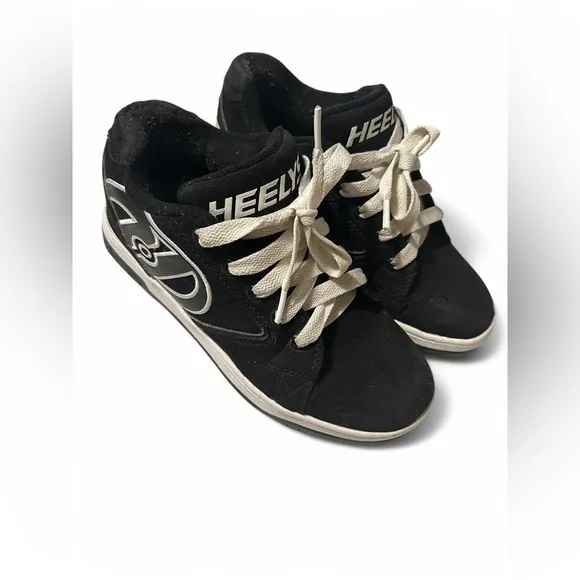 Heelys Black and White Skate Shoes Size 5