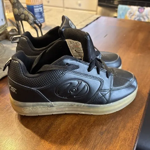 Heelys Skate Shoes Light Up Youth Size 5 US Premium 1 lo Triple Black