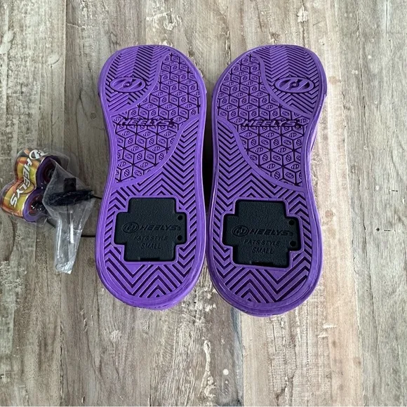 Heelys Wheeled Sneakers Purple Youth 5 Women 6 Skate Shoes NEW Includes Key Y2K