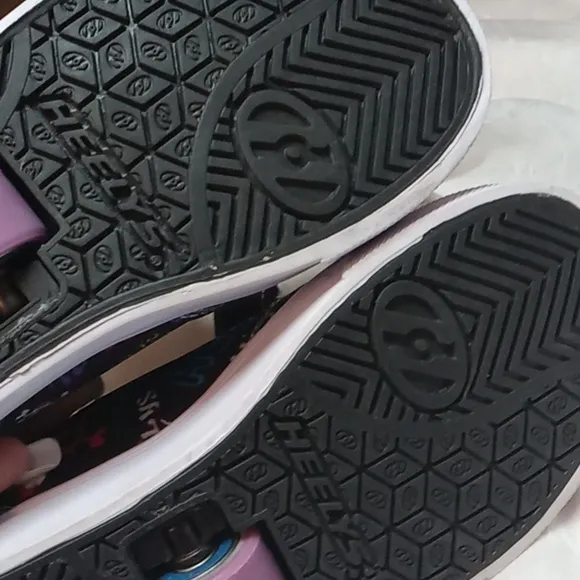 Heelys youth skate shoes size 12