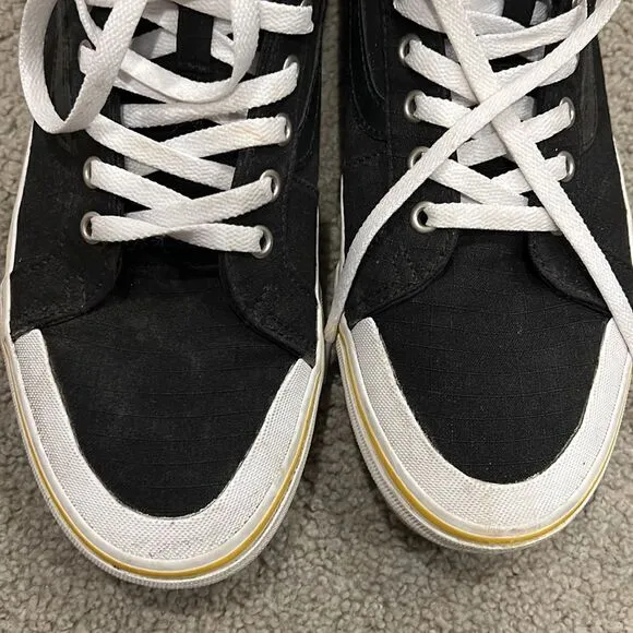 Host Pick👍👍👍Vans limited edition skate shoes size 10 men’s