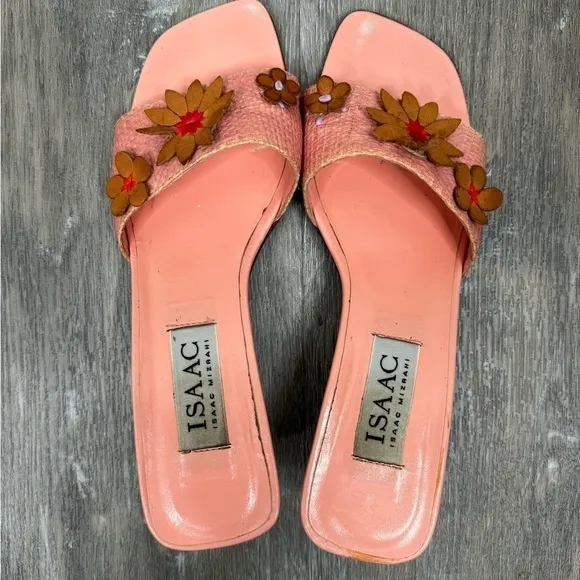 Isaac Mizrahi Floral Appliqué Spring Wicker Weave Pink Peach Sandals Size 6