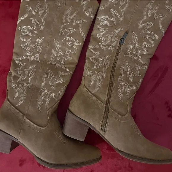 IUV Cowboy Boots For Women Knee High Boots Pointy Toe Western Boots.  Size 5.5.