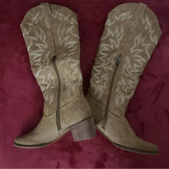 IUV Cowboy Boots For Women Knee High Boots Pointy Toe Western Boots.  Size 5.5.