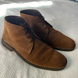 Johnston &amp; Murphy Suede Chukka Boots Men’s 10; 39