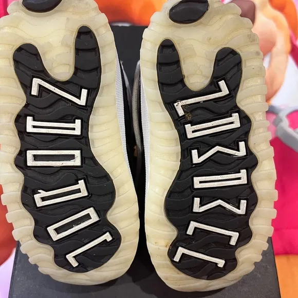Jordan 11 Retro Kids Shoes - Black and White