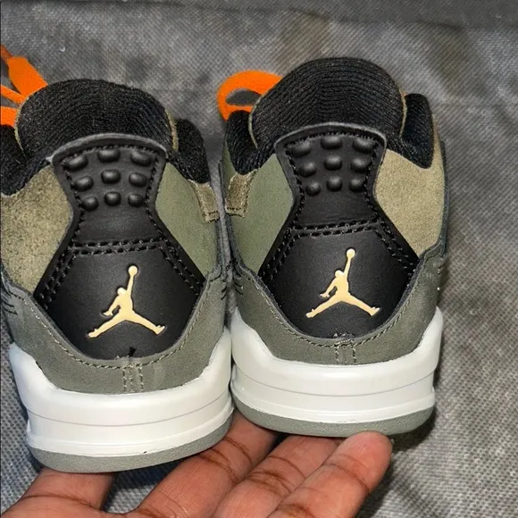 Jordan 4 Retro Craft Medium Olive size 7c