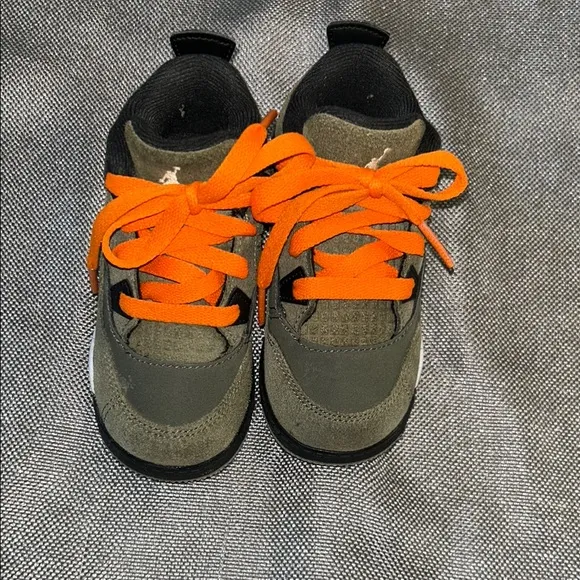 Jordan 4 Retro Craft Medium Olive size 7c
