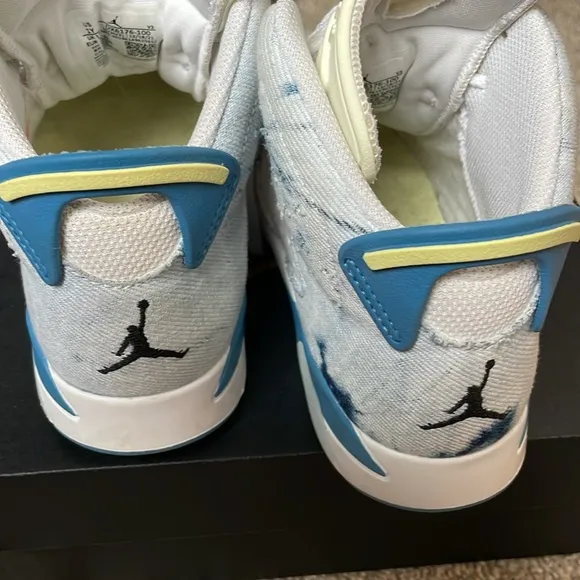 Jordan 6 Retro (PS) white/Dutch Blue-Citron Tint size 1Y. Little wear.Excellent