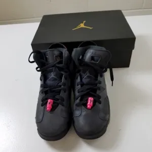 Jordan 6 Retro Shoes Size 6.5 / Girl's Youth
